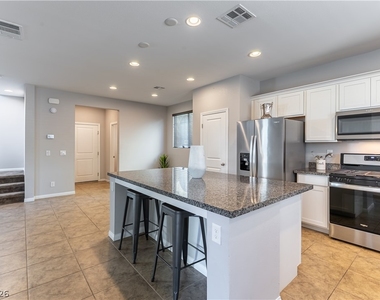 10474 Skye Night Avenue - Photo Thumbnail 4