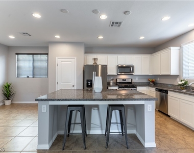10474 Skye Night Avenue - Photo Thumbnail 3