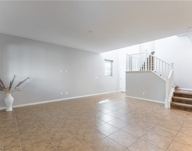 10474 Skye Night Avenue - Photo Thumbnail 12