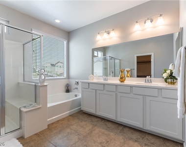 10474 Skye Night Avenue - Photo Thumbnail 16