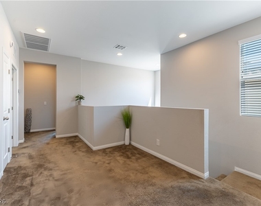 10474 Skye Night Avenue - Photo Thumbnail 13