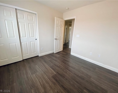9586 Summer Furnace Street - Photo Thumbnail 20