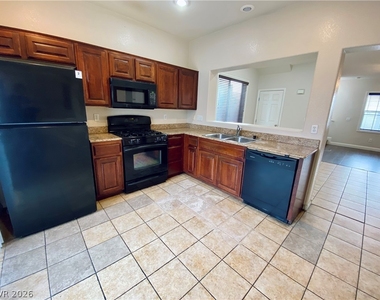 9586 Summer Furnace Street - Photo Thumbnail 10