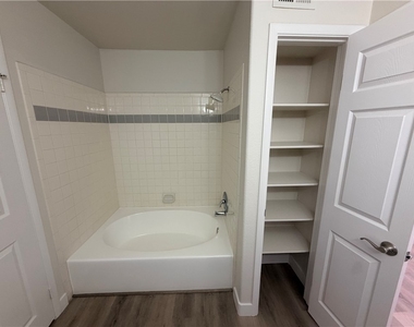 2120 Ramrod Avenue - Photo Thumbnail 19