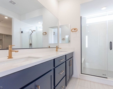 11568 Midnight Melody Avenue - Photo Thumbnail 33