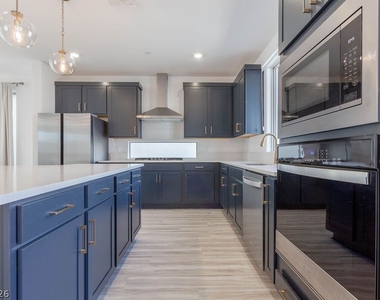 11568 Midnight Melody Avenue - Photo Thumbnail 21