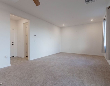 11568 Midnight Melody Avenue - Photo Thumbnail 2