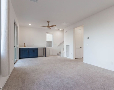 11568 Midnight Melody Avenue - Photo Thumbnail 3