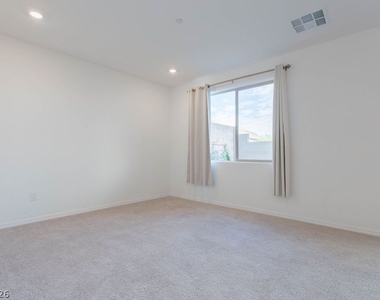 11568 Midnight Melody Avenue - Photo Thumbnail 7
