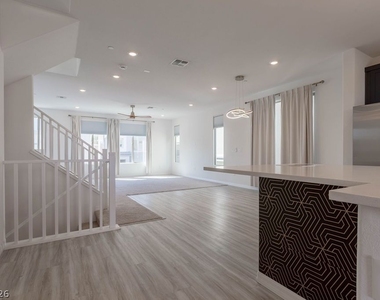 11568 Midnight Melody Avenue - Photo Thumbnail 20