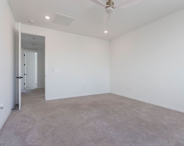 11568 Midnight Melody Avenue - Photo Thumbnail 31