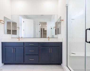 11568 Midnight Melody Avenue - Photo Thumbnail 37