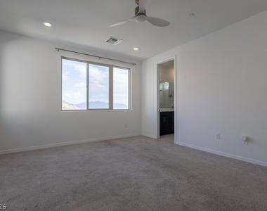 11568 Midnight Melody Avenue - Photo Thumbnail 28