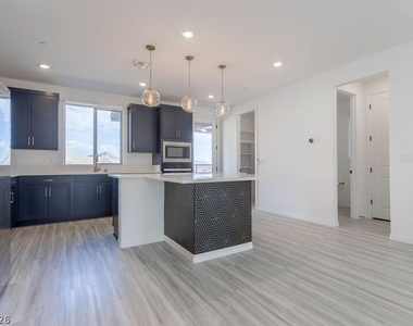 11568 Midnight Melody Avenue - Photo Thumbnail 16