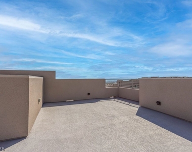 11568 Midnight Melody Avenue - Photo Thumbnail 49