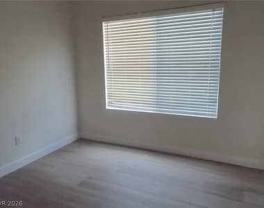 8466 Brillancy Avenue - Photo Thumbnail 11
