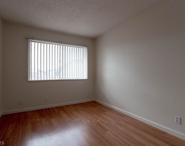 4362 Caliente Street - Photo Thumbnail 19