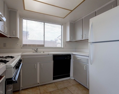 4362 Caliente Street - Photo Thumbnail 13