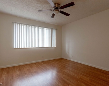 4362 Caliente Street - Photo Thumbnail 24