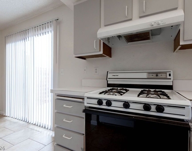 4362 Caliente Street - Photo Thumbnail 16