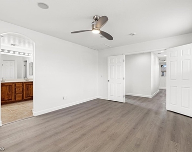 7384 Emerald Glow Street - Photo Thumbnail 24
