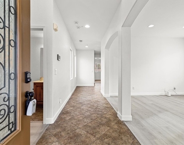 7384 Emerald Glow Street - Photo Thumbnail 5