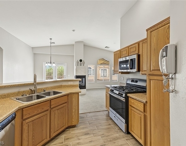 6592 Strolling Plains Lane - Photo Thumbnail 11