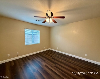 5408 Golden Barrel Avenue - Photo Thumbnail 16