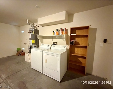 5408 Golden Barrel Avenue - Photo Thumbnail 28