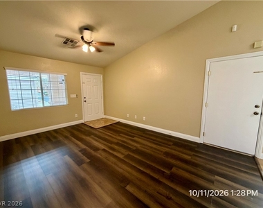 5408 Golden Barrel Avenue - Photo Thumbnail 5