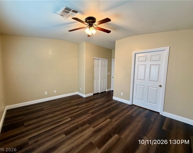 5408 Golden Barrel Avenue - Photo Thumbnail 12