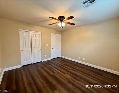 5408 Golden Barrel Avenue - Photo Thumbnail 18