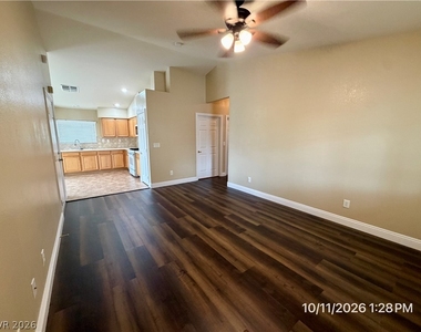 5408 Golden Barrel Avenue - Photo Thumbnail 3