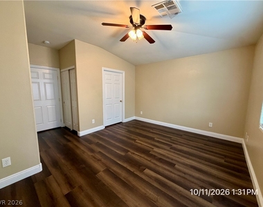 5408 Golden Barrel Avenue - Photo Thumbnail 4