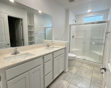 371 Rosefinch Street - Photo Thumbnail 9