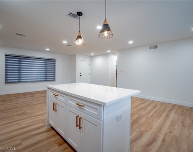 4356 Cloverhill Court - Photo Thumbnail 14