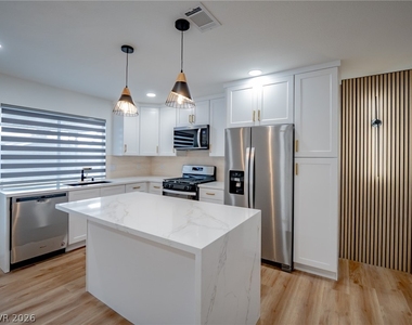 4356 Cloverhill Court - Photo Thumbnail 10