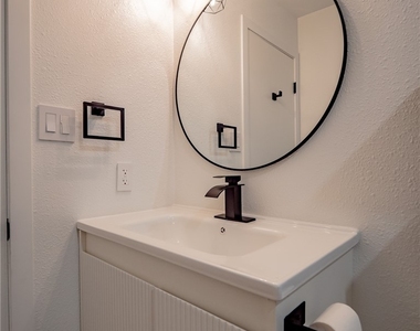 4356 Cloverhill Court - Photo Thumbnail 32
