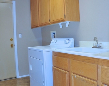 1275 Dove Tree Court - Photo Thumbnail 8