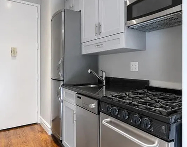 202 East 13th Street - Photo Thumbnail 3