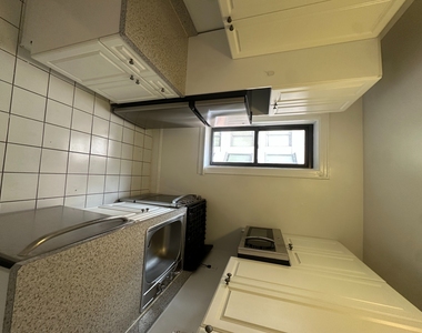 241 East 38th Street - Photo Thumbnail 2