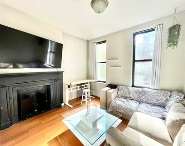 East 9th Street - Photo Thumbnail 1