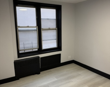340 East 58th Street - Photo Thumbnail 14