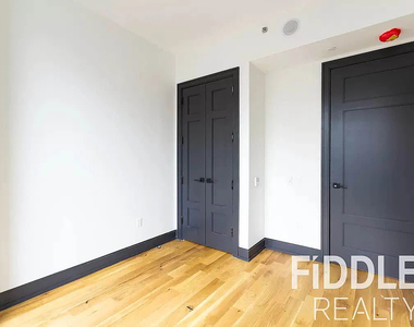 42-22 27th Street - Photo Thumbnail 4