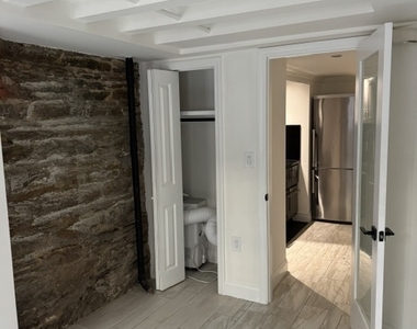 345 East 53rd Street - Photo Thumbnail 3
