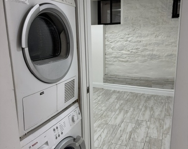 345 East 53rd Street - Photo Thumbnail 7