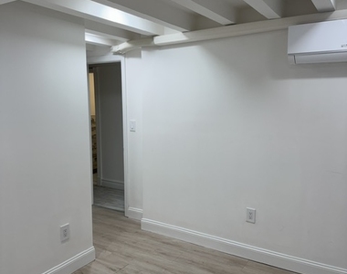 345 East 53rd Street - Photo Thumbnail 11