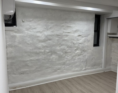 345 East 53rd Street - Photo Thumbnail 12