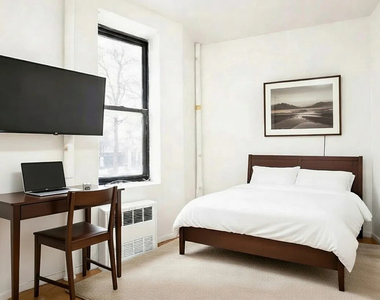 East 89th Street - Photo Thumbnail 5