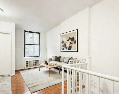 East 89th Street - Photo Thumbnail 3